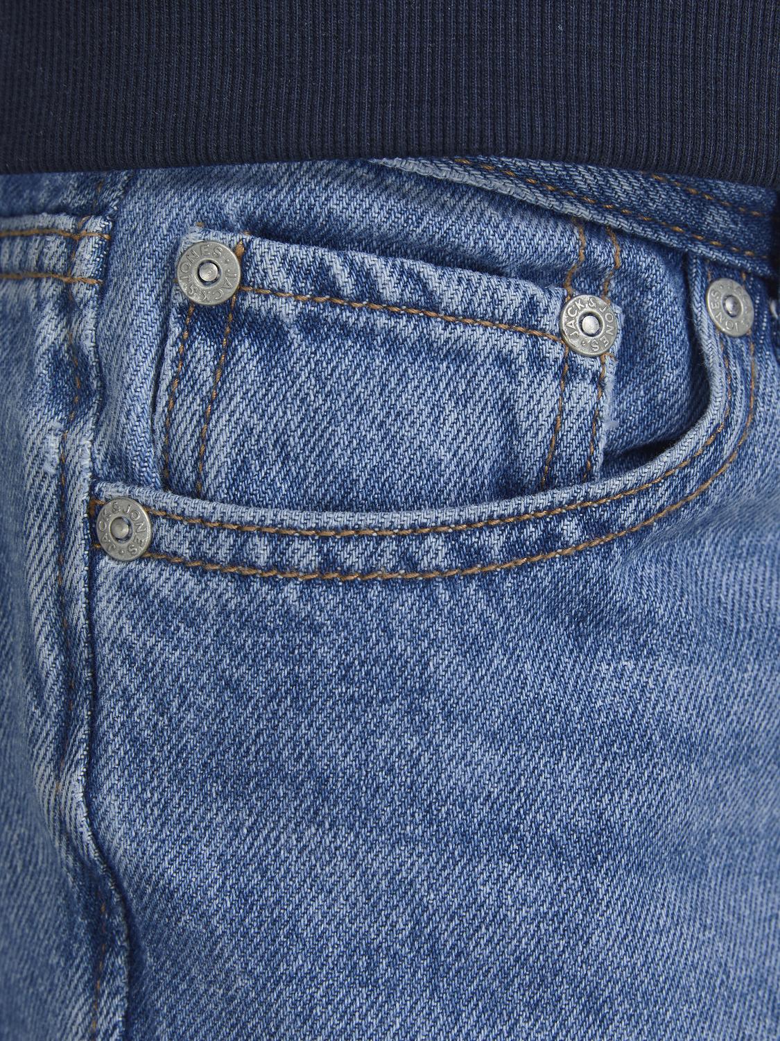 model_shot-detail